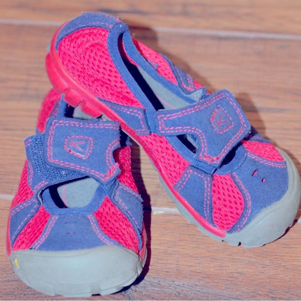 Keen Velcro Water Shoes - GUC